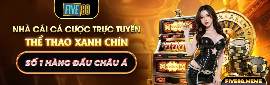 Dealer xinh đẹp tại bàn chơi live casino của goal123 win